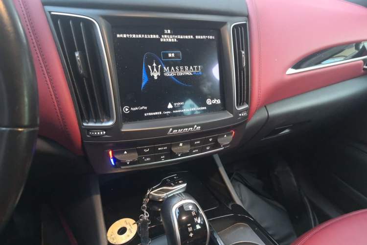 Used Maserati Levante 2018 3.0T Standard Edition Audio And AC Panel
