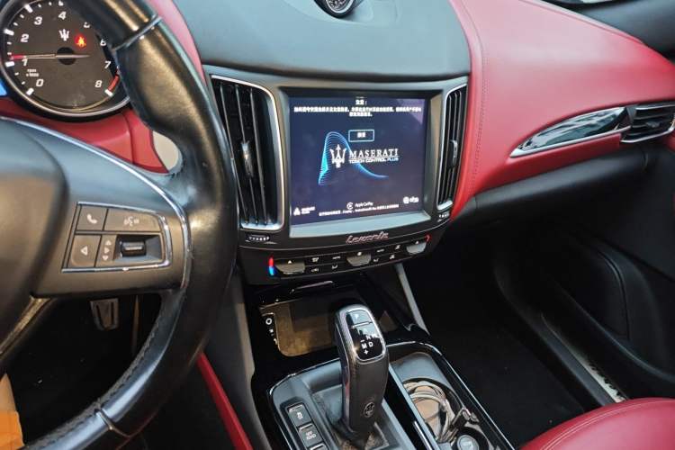 Used Maserati Levante 2018 3.0T Standard Edition Audio And AC Panel