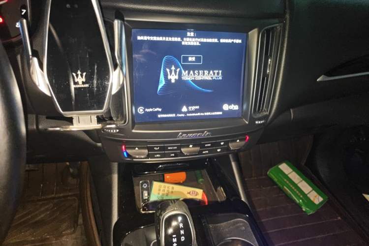 Used Maserati Levante 2018 3.0T Classic Edition Audio And AC Panel