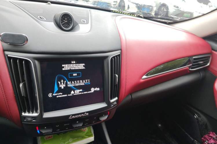Used Maserati Levante 2018 3.0T Standard Edition Audio And AC Panel