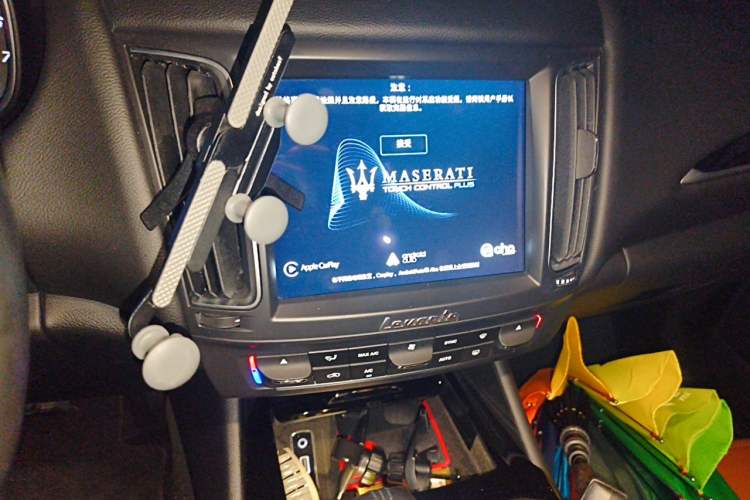 Used Maserati Levante 2018 3.0T Classic Edition Audio And AC Panel