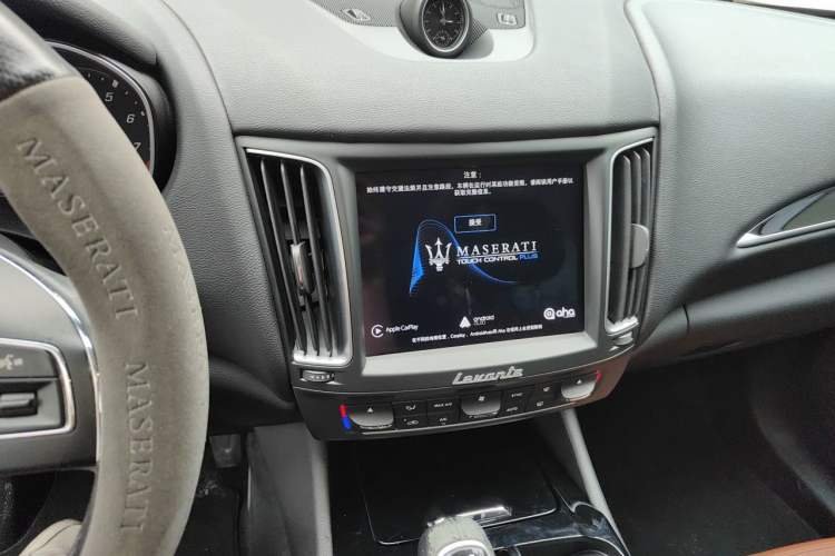 Used Maserati Levante 2018 3.0T Standard Edition Audio And AC Panel