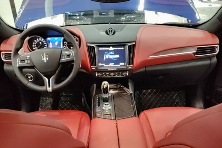 Used Maserati Levante 2018 3.0T S Luxury Zegna Edition Center Console