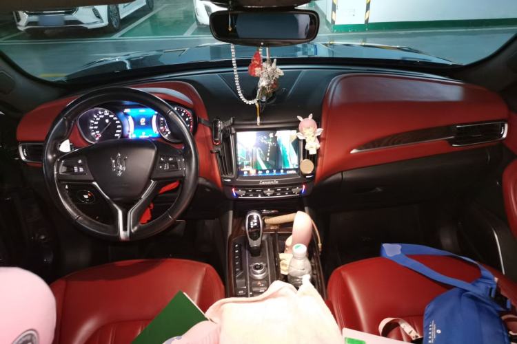Used Maserati Levante 2018 3.0T Standard Edition Center Console