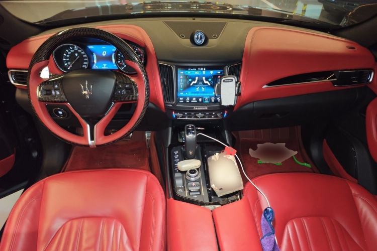 Used Maserati Levante 2018 3.0T Standard Edition Center Console