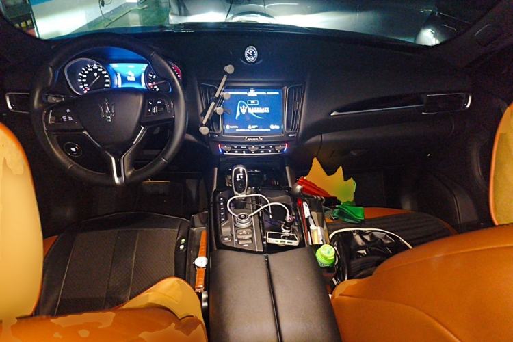 Used Maserati Levante 2018 3.0T Classic Edition Center Console