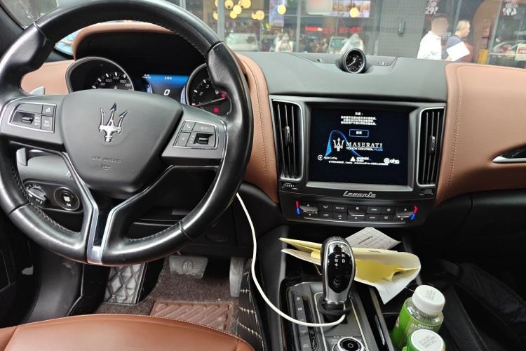 Used Maserati Levante 2018 3.0T Classic Edition Center Console