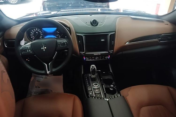 Used Maserati Levante 2018 3.0T Standard Edition Center Console