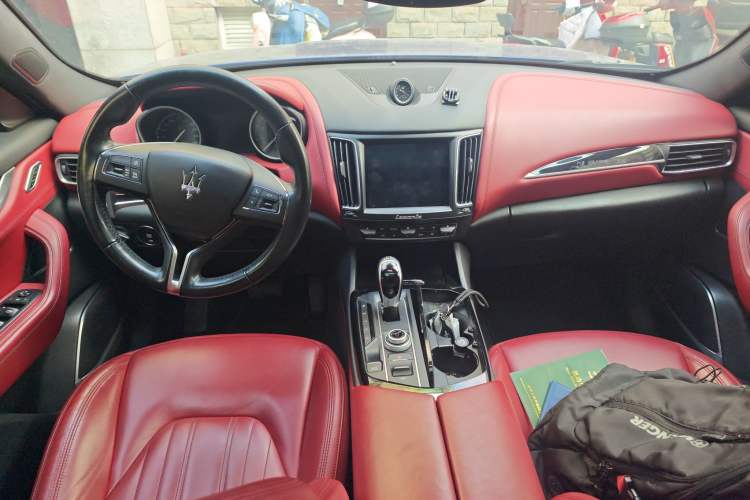 Used Maserati Levante 2018 3.0T Standard Edition Center Console