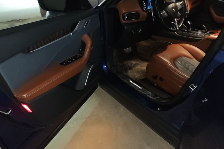 Used Maserati Levante 2018 3.0T Classic Edition Driver Seat