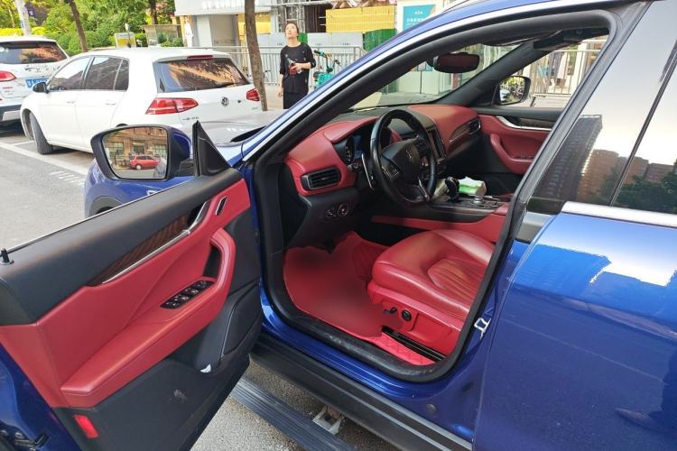 Used Maserati Levante 2018 3.0T Classic Edition Driver Seat