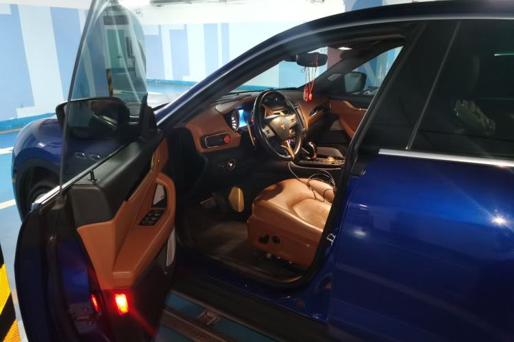 Used Maserati Levante  Driver Seat