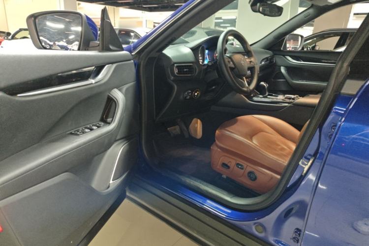 Used Maserati Levante 2018 3.0T Classic Edition Driver Seat