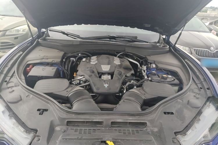Used Maserati Levante 2018 3.0T Classic Edition Engine Bay