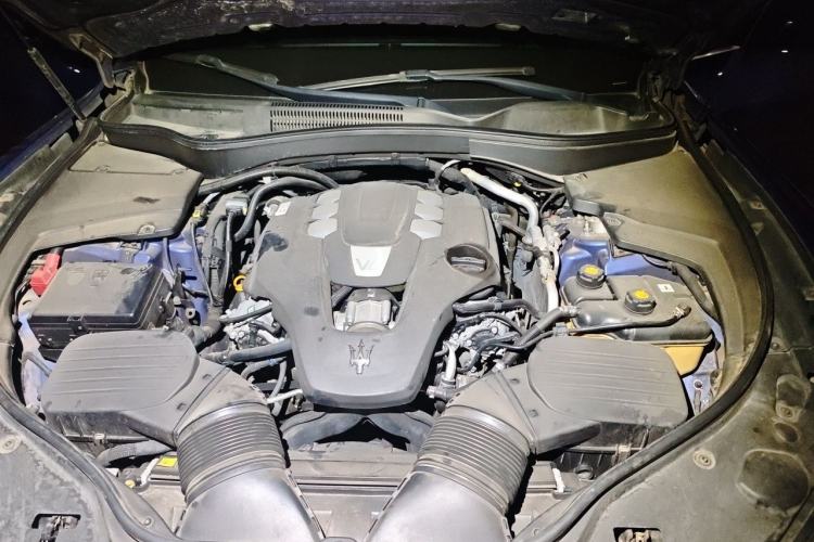 Used Maserati Levante 2018 3.0T Classic Edition Engine Bay