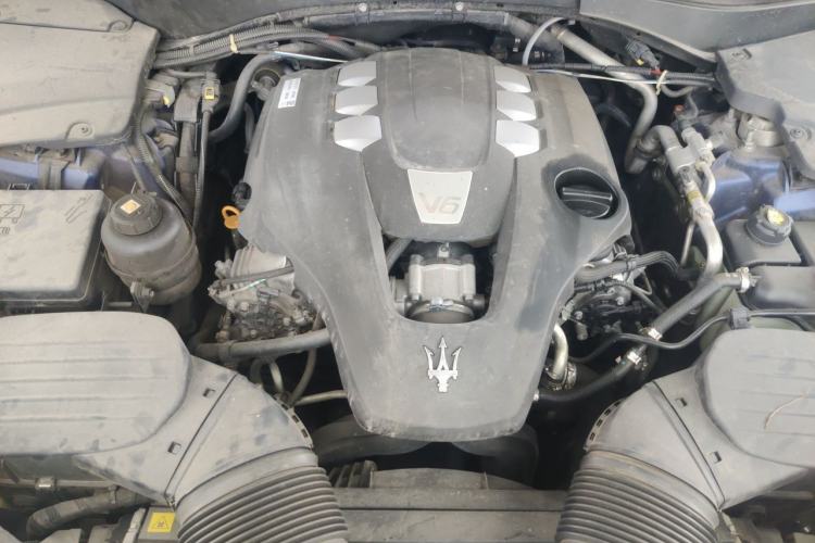Used Maserati Levante 2018 3.0T Classic Edition Engine Bay