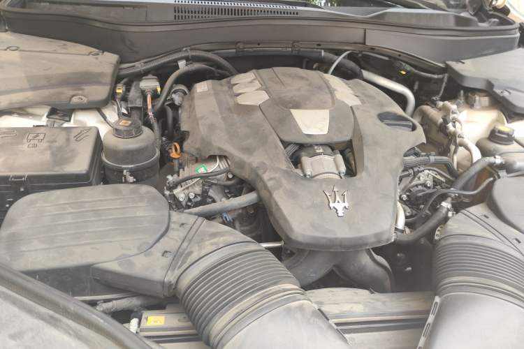 Used Maserati Levante 2018 3.0T Standard Edition Engine Bay
