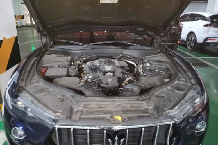 Used Maserati Levante 2018 3.0T Standard Edition Engine Bay