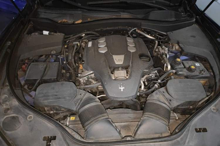Used Maserati Levante 2018 3.0T Classic Edition Engine Bay