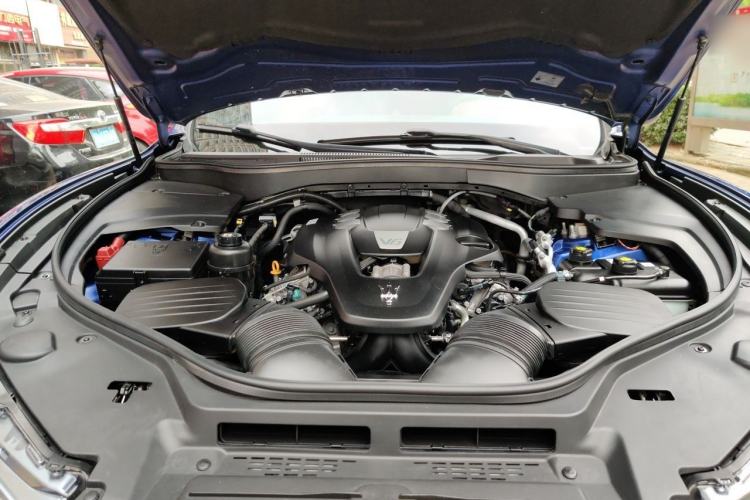 Used Maserati Levante 2018 3.0T Standard Edition Engine Bay
