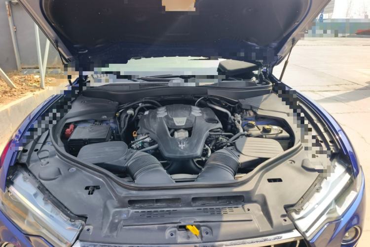 Used Maserati Levante 2018 3.0T Classic Edition Engine Bay