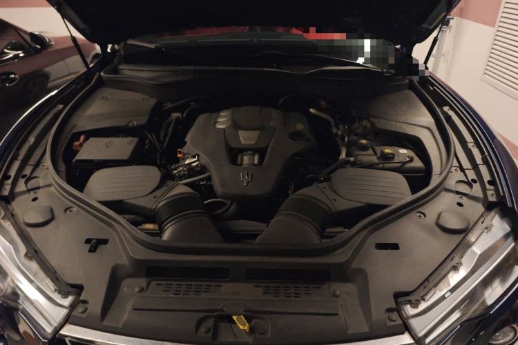 Used Maserati Levante 2018 3.0T Standard Edition Engine Bay