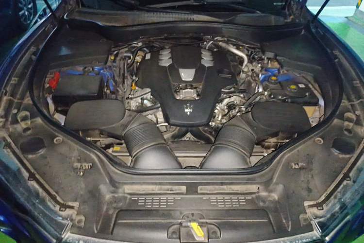 Used Maserati Levante 2018 3.0T Classic Edition Engine Bay