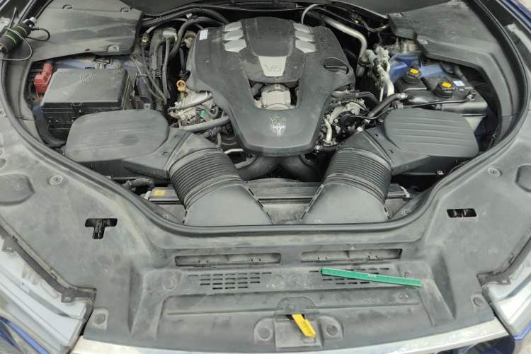Used Maserati Levante 2018 3.0T Standard Edition Engine Bay