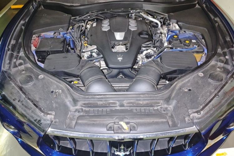 Used Maserati Levante 2018 3.0T Classic Edition Engine Bay