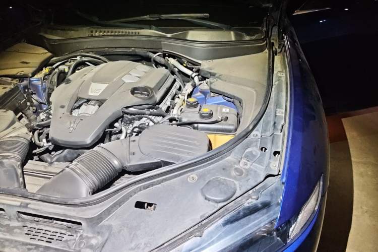 Used Maserati Levante 2018 3.0T Classic Edition Engine Bay Left