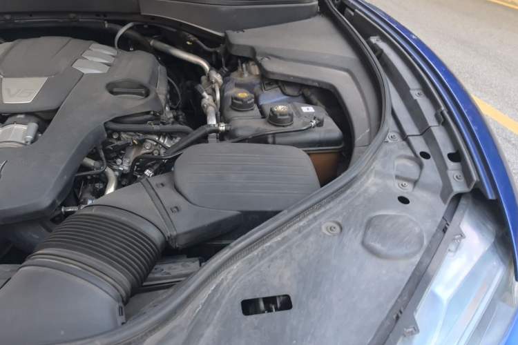 Used Maserati Levante 2018 3.0T Standard Edition Engine Bay Left