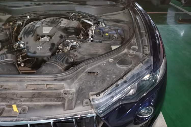 Used Maserati Levante 2018 3.0T Standard Edition Engine Bay Left