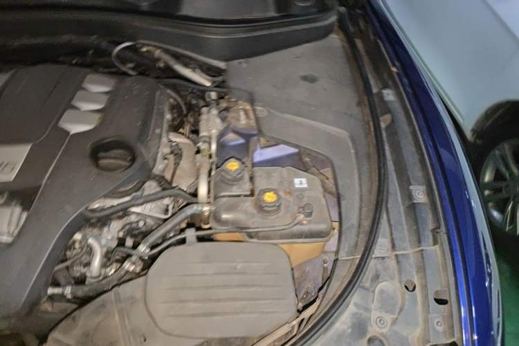 Used Maserati Levante 2018 3.0T Classic Edition Engine Bay Left
