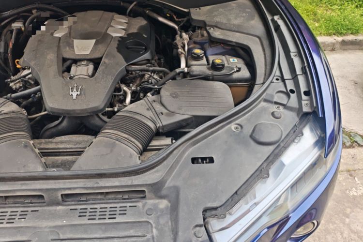 Used Maserati Levante 2018 3.0T Classic Edition Engine Bay Left