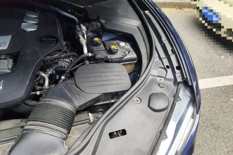 Used Maserati Levante 2018 3.0T Classic Edition Engine Bay Left