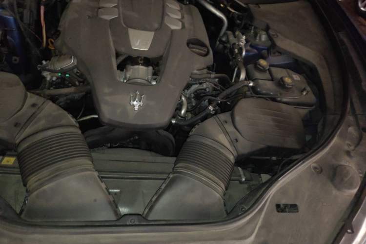 Used Maserati Levante 2018 3.0T Classic Edition Engine Bay Left
