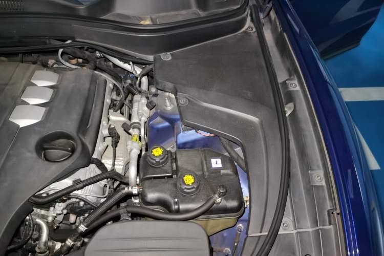 Used Maserati Levante  Engine Bay Left