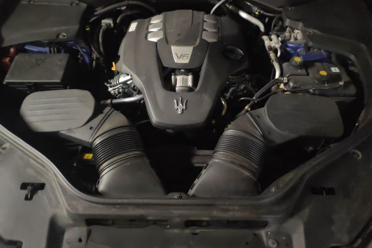 Used Maserati Levante 2018 3.0T Sport Edition Engine Bay