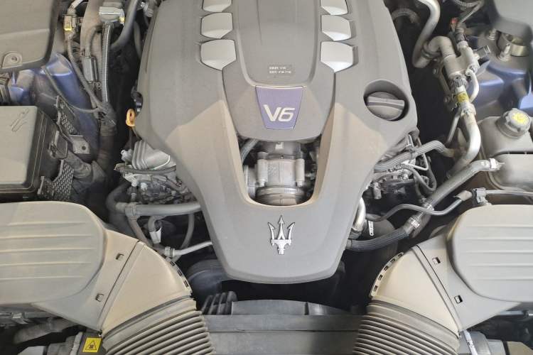 Used Maserati Levante  Engine Bay