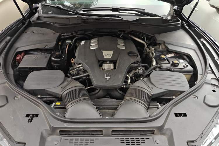 Used Maserati Levante 2018 3.0T Classic Edition Engine Bay