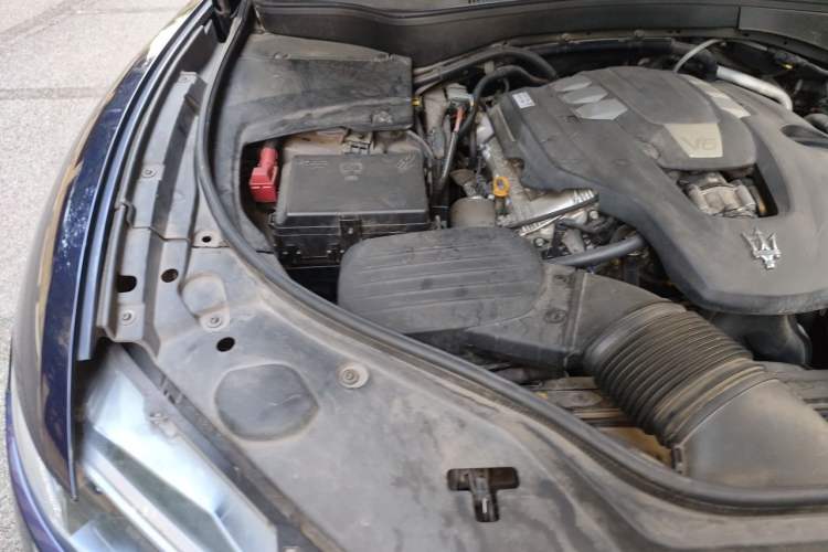 Used Maserati Levante 2018 3.0T Standard Edition Engine Bay Right