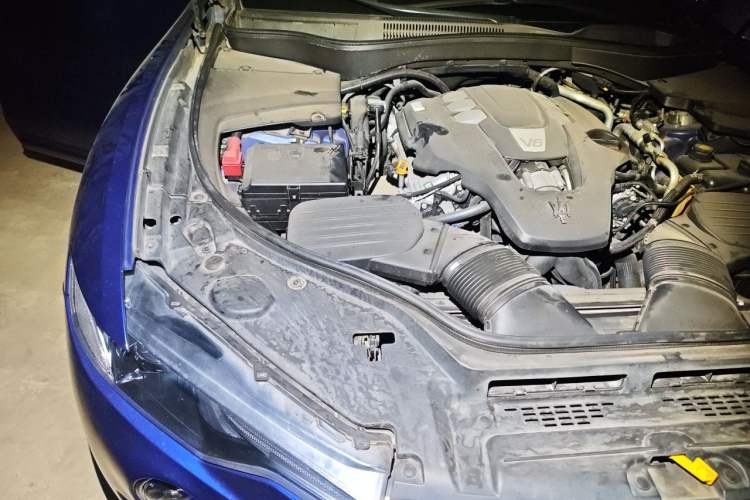 Used Maserati Levante 2018 3.0T Classic Edition Engine Bay Right
