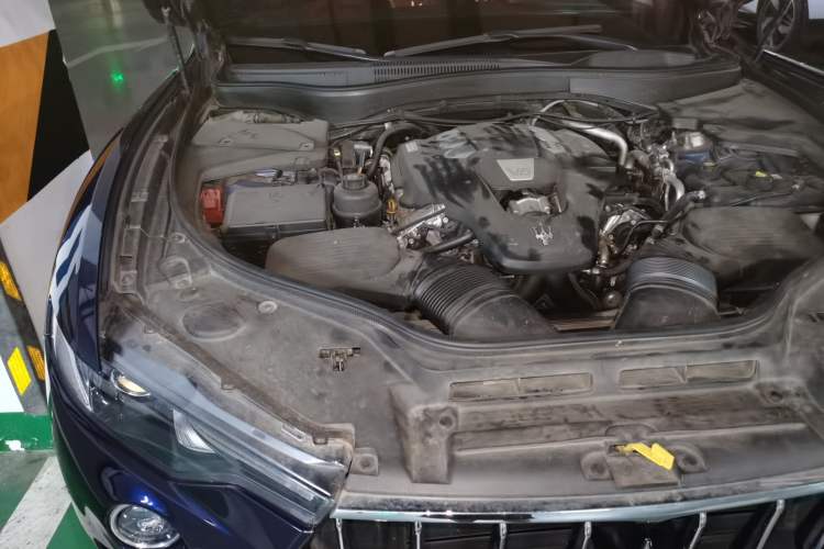 Used Maserati Levante 2018 3.0T Standard Edition Engine Bay Right