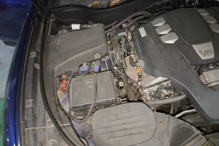 Used Maserati Levante 2018 3.0T Classic Edition Engine Bay Right