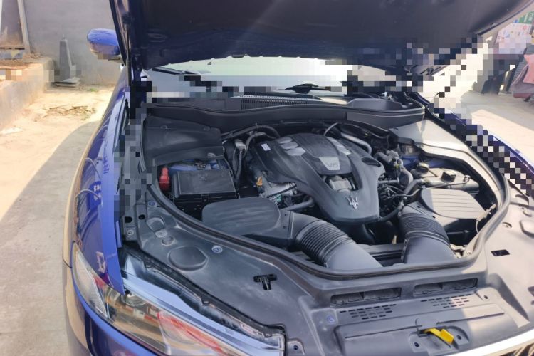 Used Maserati Levante 2018 3.0T Classic Edition Engine Bay Right
