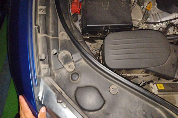 Used Maserati Levante 2018 3.0T Classic Edition Engine Bay Right
