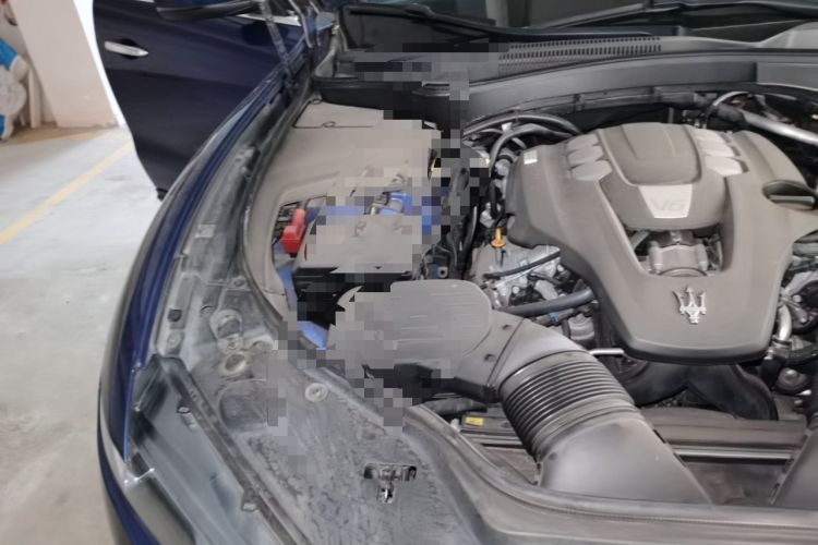 Used Maserati Levante 2018 3.0T Classic Edition Engine Bay Right