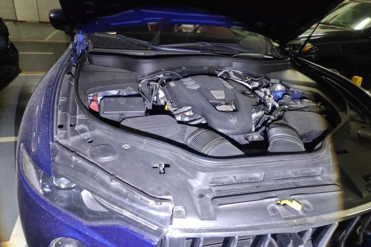 Used Maserati Levante 2018 3.0T Standard Edition Engine Bay Right