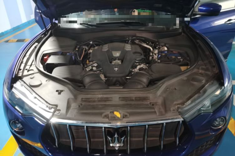 Used Maserati Levante  Engine Bay