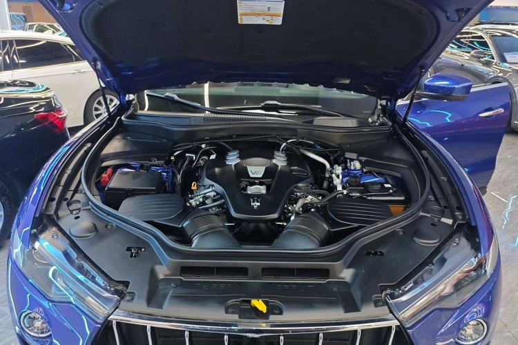 Used Maserati Levante 2018 3.0T Classic Edition Engine Bay